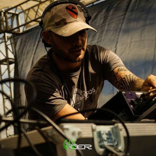 Ibidelyc & Friends 08 - Cocodrilo (live) - New Skulls / Purple Hexagon