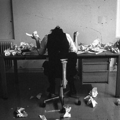 احب واحد مو الي