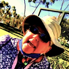 who the fuk wears black in california sun !?