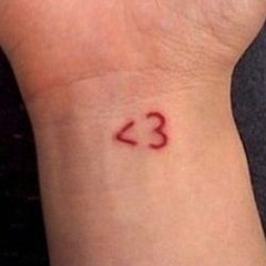 <3