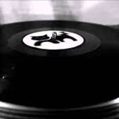 (DEEP HOUSE)//NEW YEARS EVE//MINES A RUM N COKE MIX (NO ICE)//UK PLANET WORLD