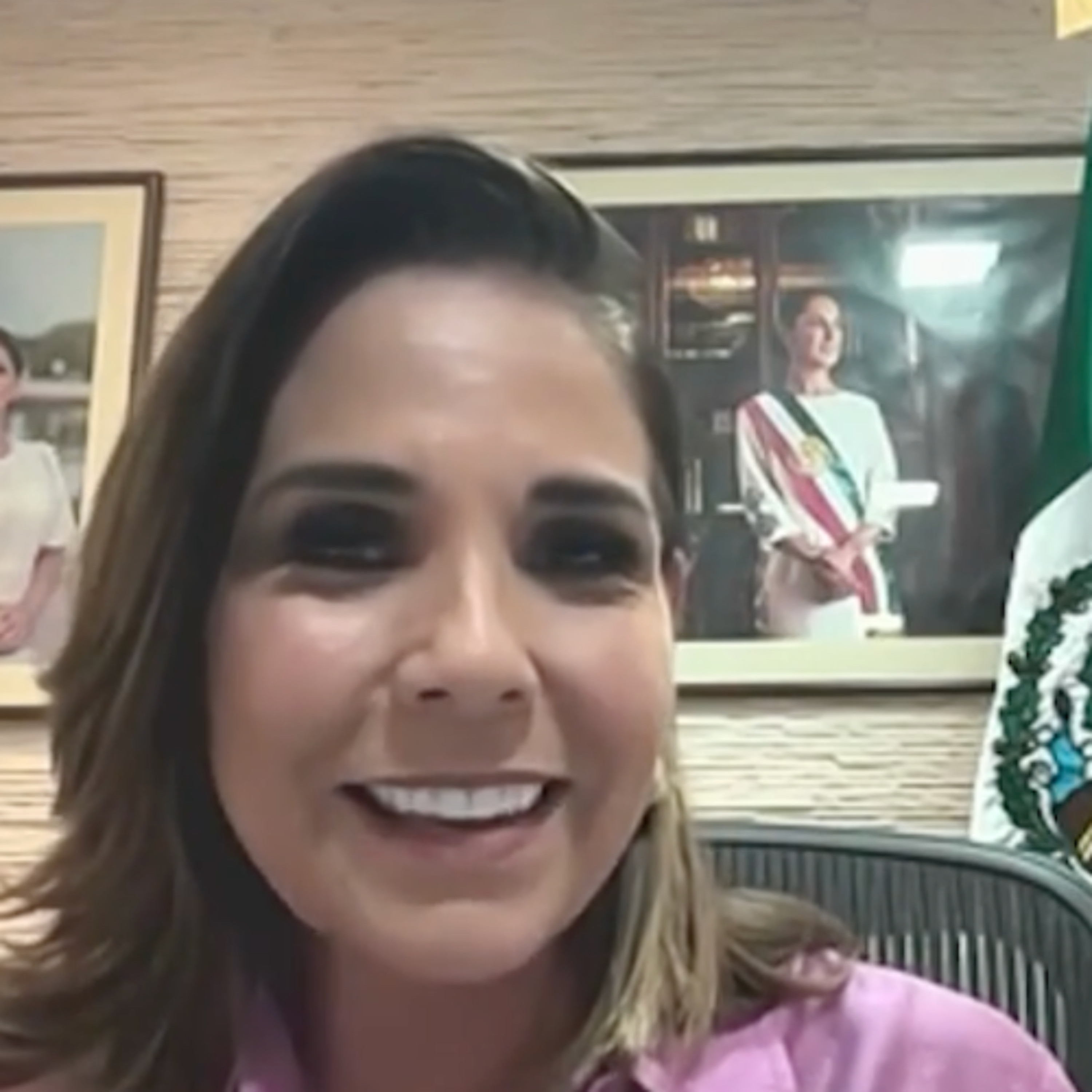 Ponen en orden a taxistas abusivos en Cancún; entrevista con Mara Lezama