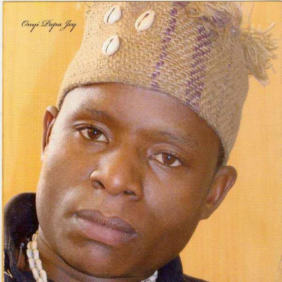 Egri, shirali dumbali ayollar ishtirokidagi porno