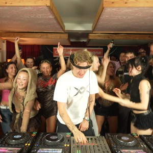MIKA HEGGEMANN @ Connected Radio