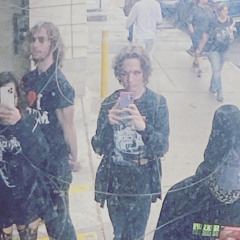 LiVE iN A COFFiN ($HAWTii)