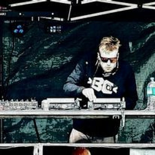 DisKretion #3 Deep & Dark Minimal/Rollerz DnB Mix #3 (Progression Session VOL.3) 31/10/2021