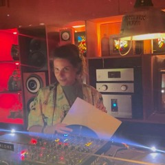 Barbara Babaoo Radio Zarmo (OFF) Mozart restaurant