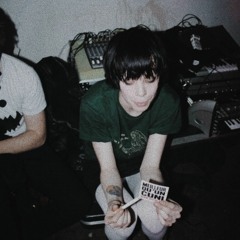 Crystal Castles- MOTHER KNOWS BEST (Version 2)