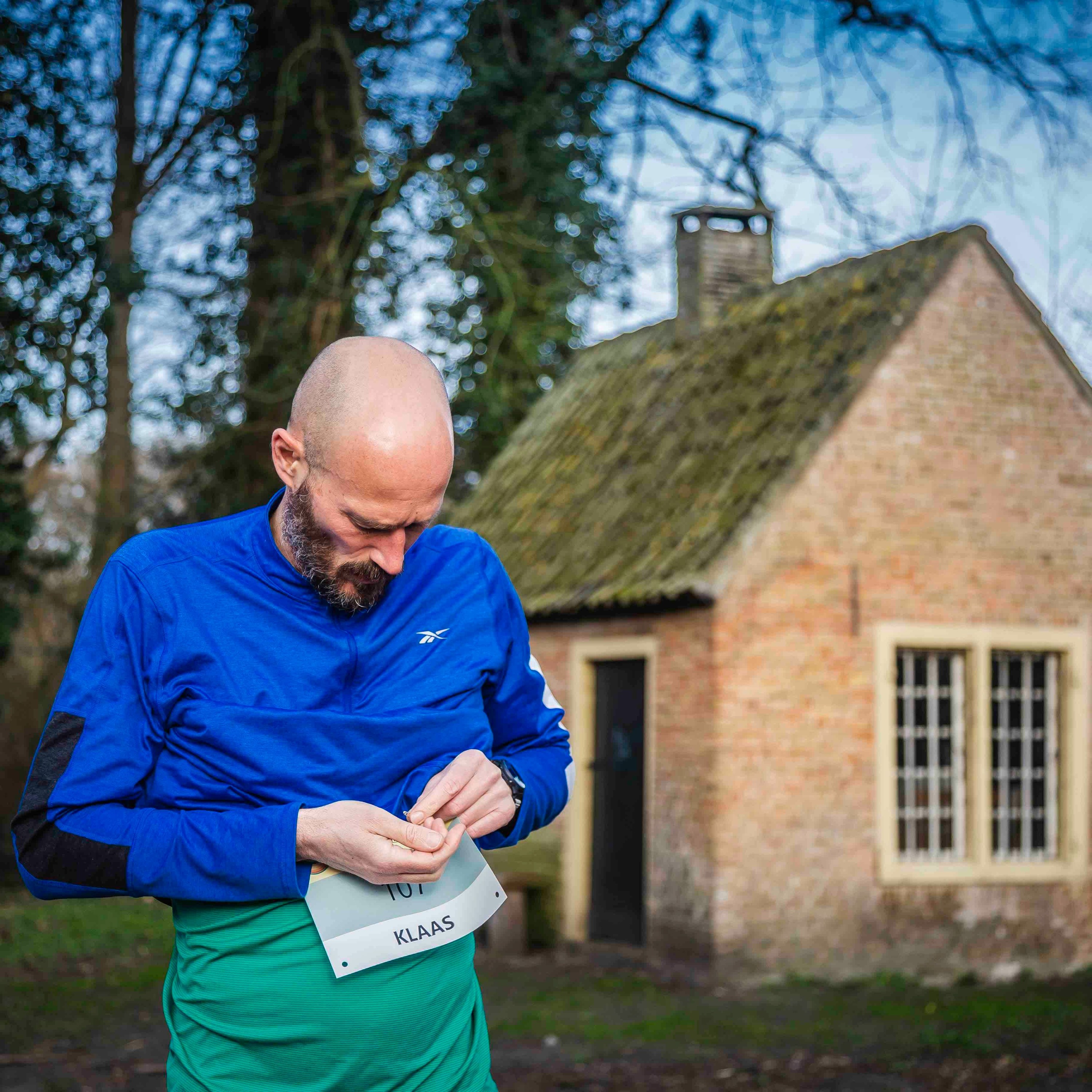 Klaas en Koen lopen weg