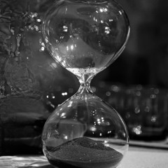 LE PETIT SABLIER  (Lyrics) à Maiwen