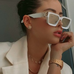 DIANY MORELL  3 HENNESSEY