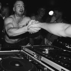 D&B