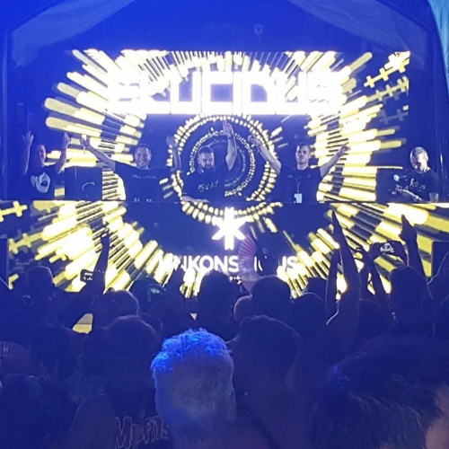 Ferry Tayle & Elucidus - Fables 275 (Unkonscious Pool Party)