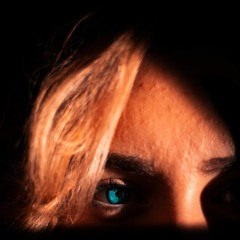 Massive Ruehl - Behind Blue Eyes