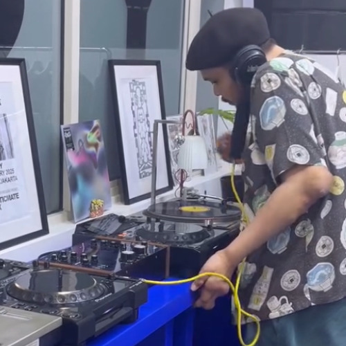You Know In Store Session 043 : Udasjam (Laidback Blues Record Store)