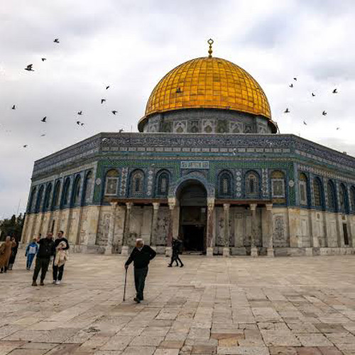 بكى فلسطين