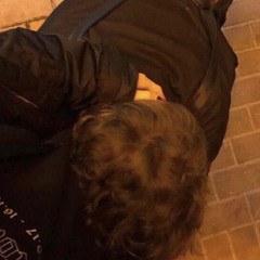 اخذوله روحي تبوسه من شفته😿