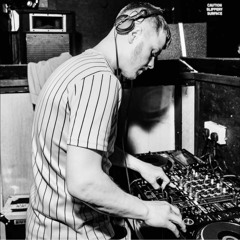 10 minutes of 180bpm drum and bass filth [3 deck jump up mix]