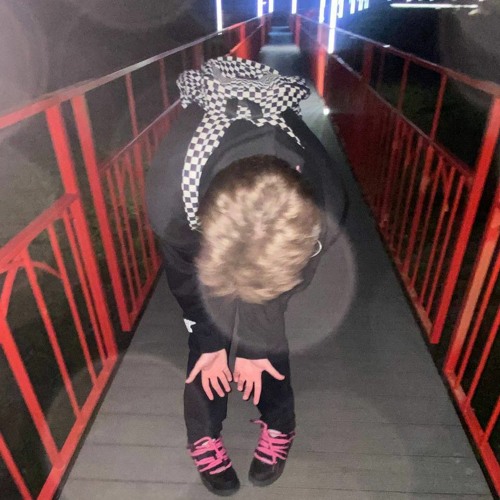 leave me alone- txXxc (speed up by toxic)