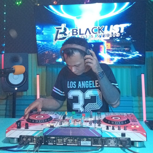 Waka Waka ✓✓✓✓✓ jee