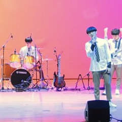 Kim Taerae - Shin Hae-chul 그대에게 (To You) with his band mates