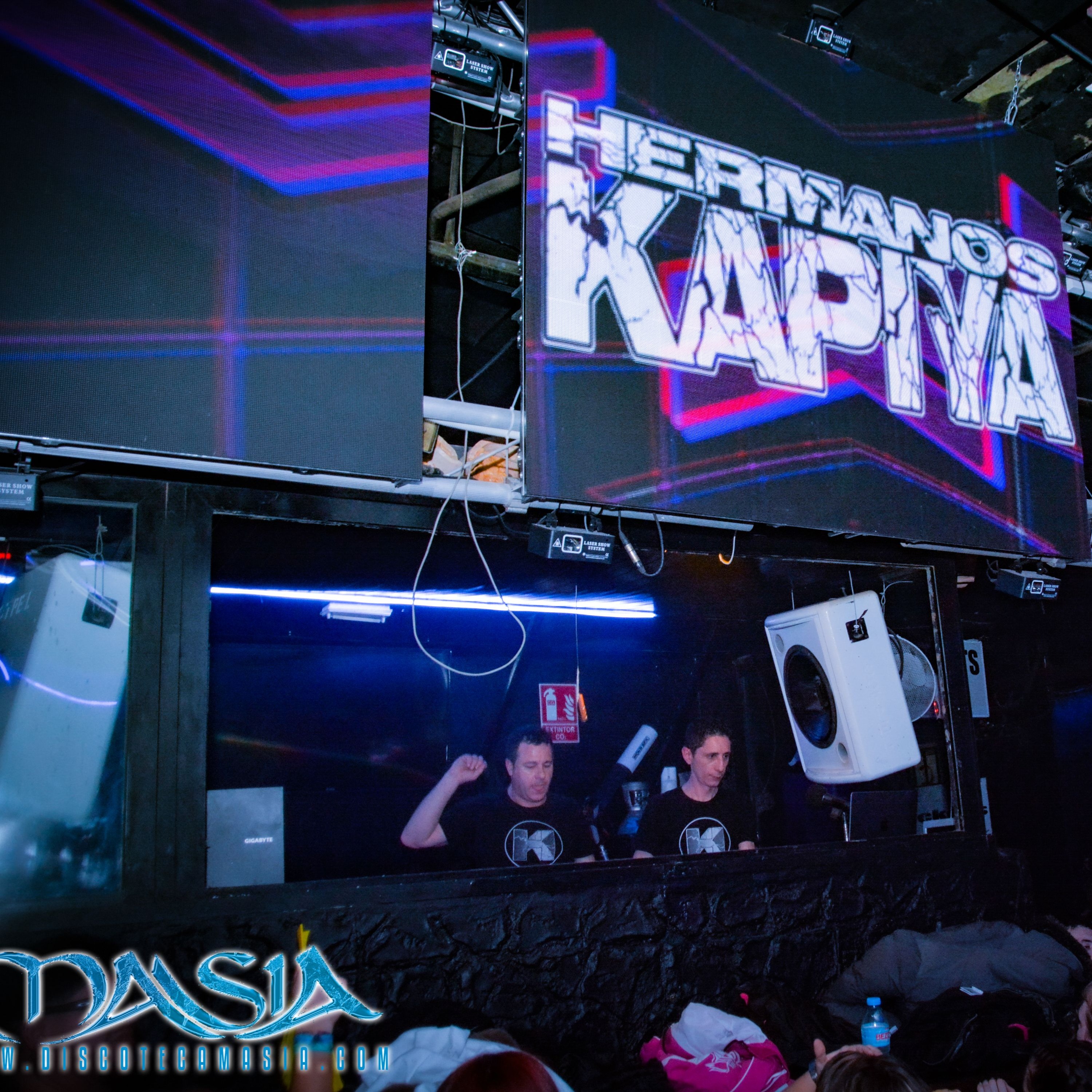 Portada de Hermanos Kapiya Sesiones