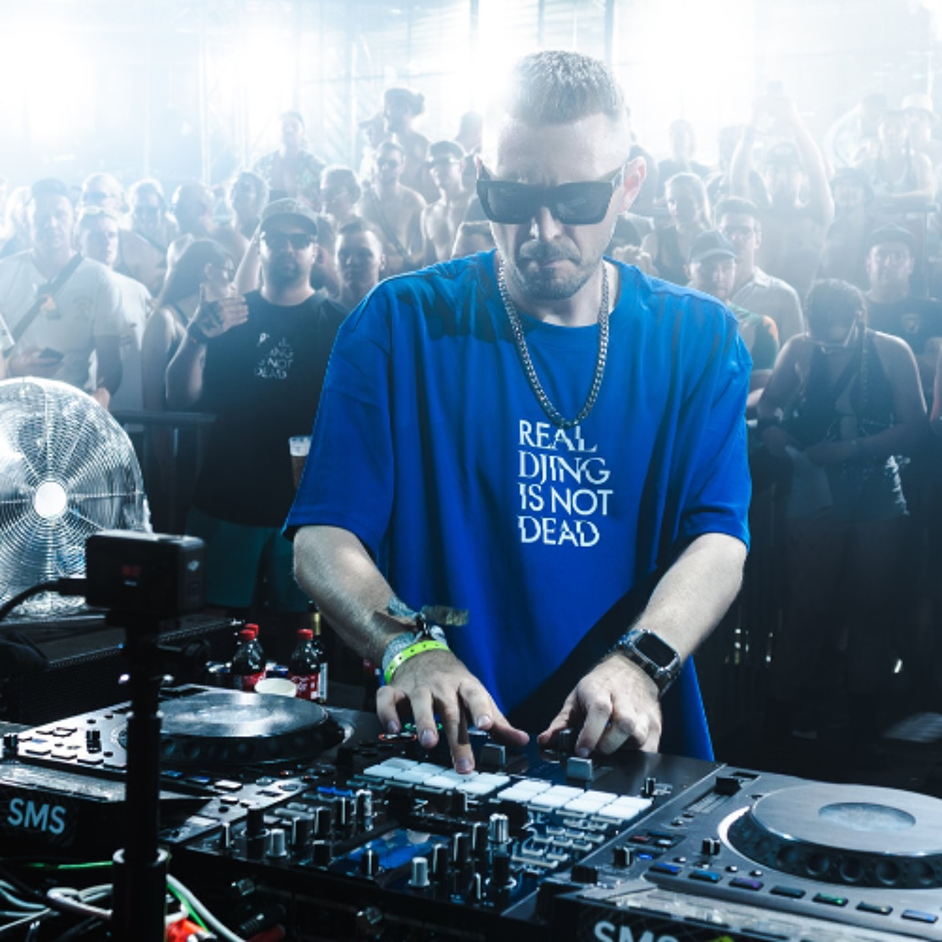 ESKEi83 RADIO (LIVE DJ MIXES)