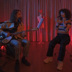 Le Salon - Enchantée Julia & Oscar Emch (guitare-voix)