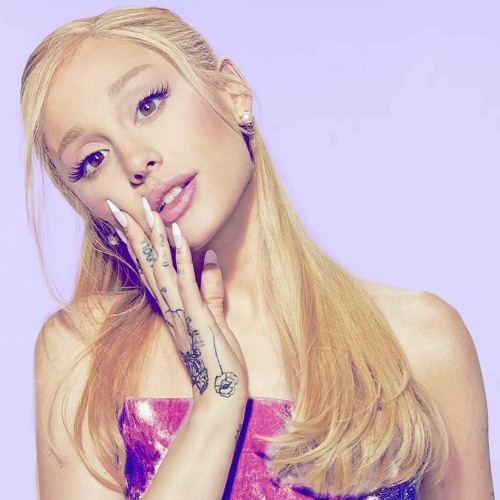 Ariana Grande - imperfect for you (Live On SNL)