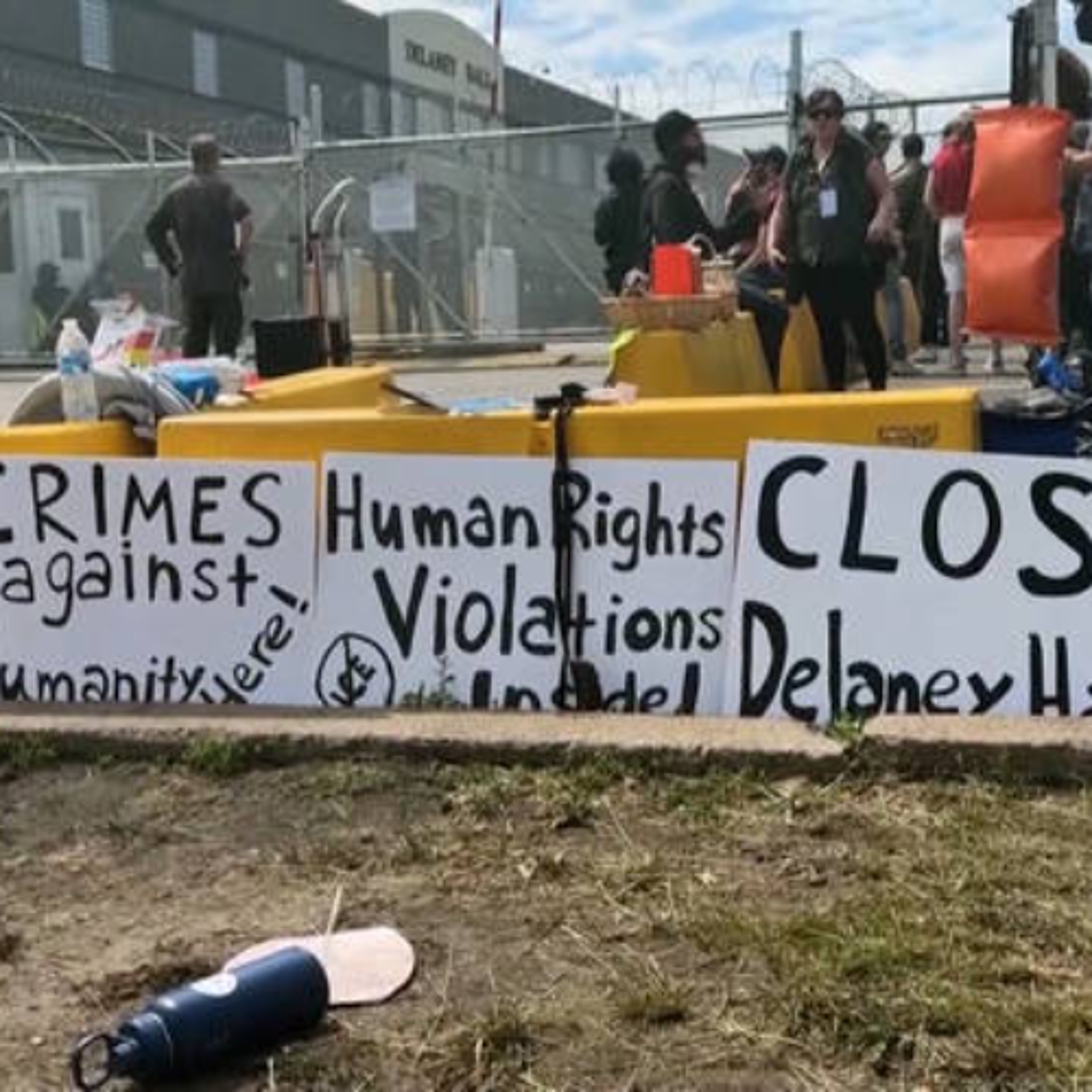 Manifestaciones fuera de la cárcel de ICE en Newark en apoyo a la huelga de hambre de los detenidos episode artwork