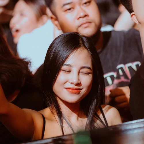 bên trên tâng lầu - công thành remix - hot tiktok