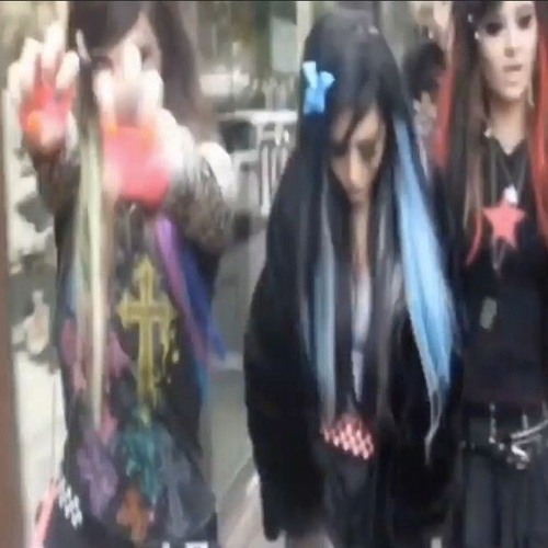 VAMPYX x KANEDA7 x SYRIS - ALL AROUND THE WORLD (RAWR XD) [Prod. Pixelhood]