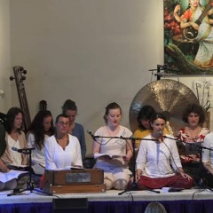 Shanti mantras in vedic style recited by Mohini, Nirmala and seminar group