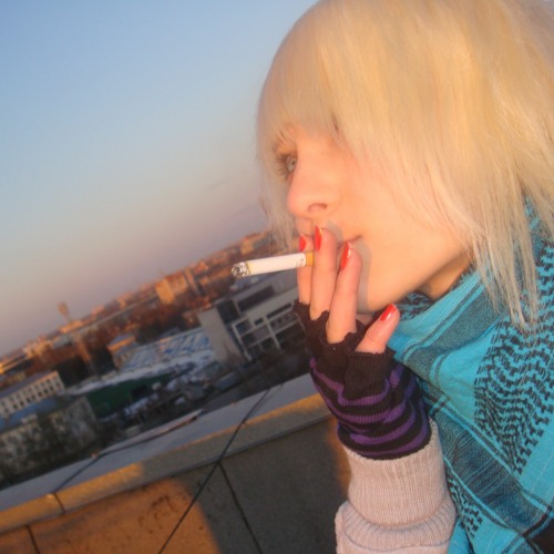 ଘ(੭ˊ꒳​ˋ)੭✧ emo+ ??