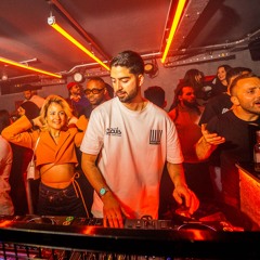 Futo Grooves & Mama Moves