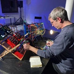 Q - O2 - Liveset - solo - dec2022 - extract - 5 min medley