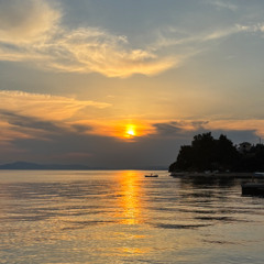 Everybody Loves the Sunshine- House Edit