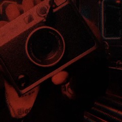 3LEG - Pose for the camera