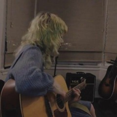 Crystal Castles - Antiquate