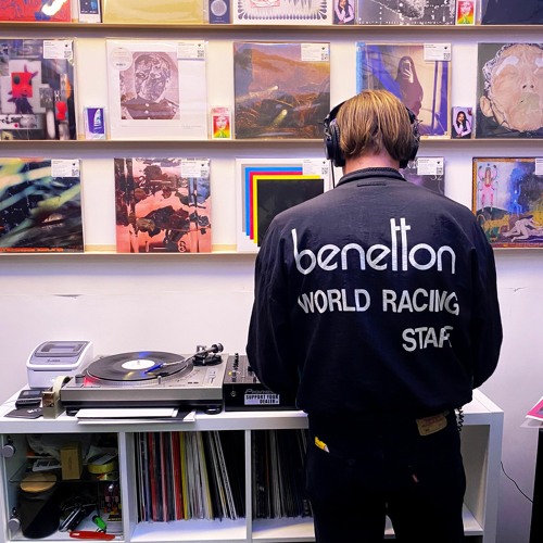 IN-STORE SESSIONS