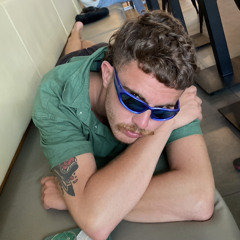 ///Felt Cute Might Delete Never\\\