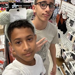 אייל גולן - מחרוזת רוקדת בלילות, למות מקנאה, האור שבעניים,  הולכים להשתגע (בלומפילד 2023).mp3