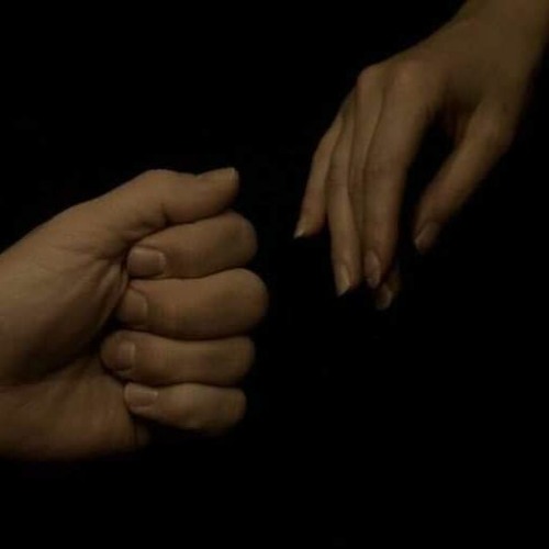 مَتدورش عليا لأن عُمرك ما هتلاقيني.