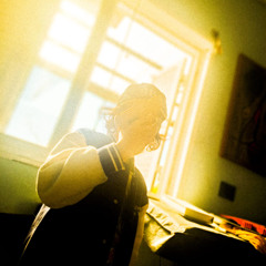 Mientras Bajo La Montaña