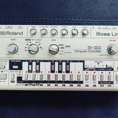 Roland TB-303 (F minor 122 BPM) processed Sample - Free Download