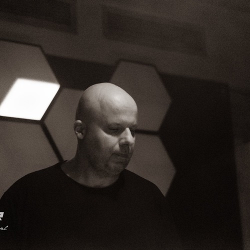 GPE 154 - George Perry Vinylset recording in 2004