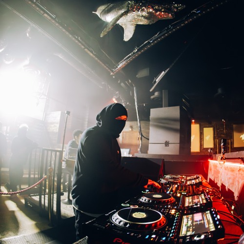 STINKAHBELL - DONT SLIP (POKLYPZ REMIX)  SMILLEYZ VIP {FREE DL}