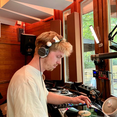 Planet Show w/ Simon Moncler  @ Kiosk Radio 17.08.2022