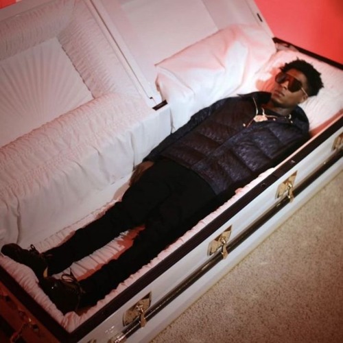 @rjayog - Bug Denim (makkgin)