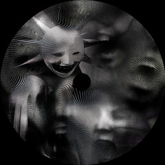 AKOM - DEREALIZE/